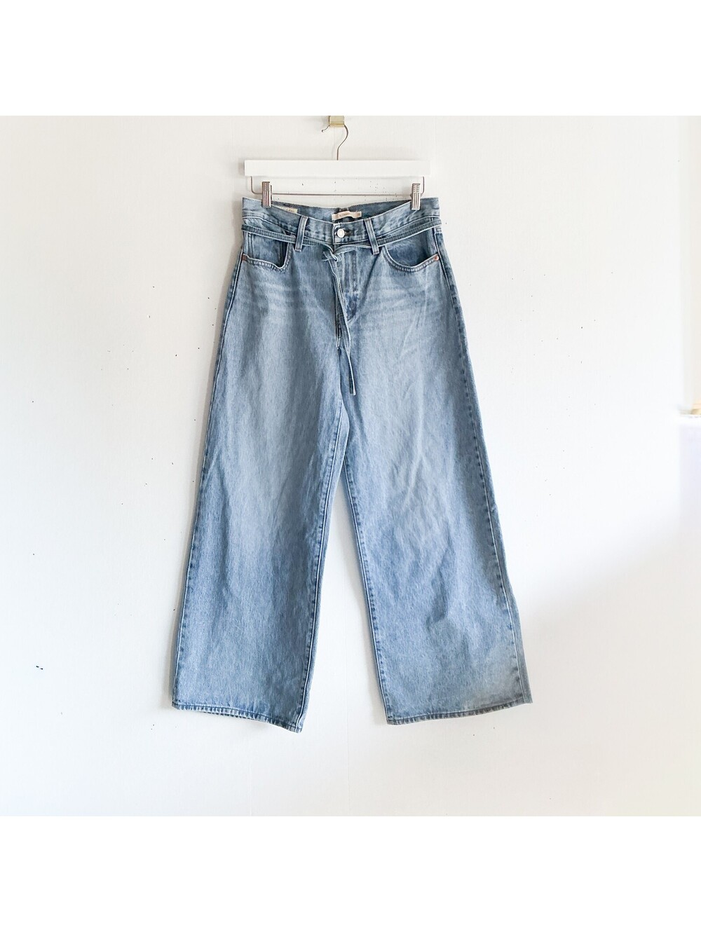 Levi's XL Straight Light Blue Denim Baggy Jeans High Waist Wide Leg Size 28